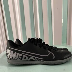 Nike Black indoor soccer sneakers 4.5y
